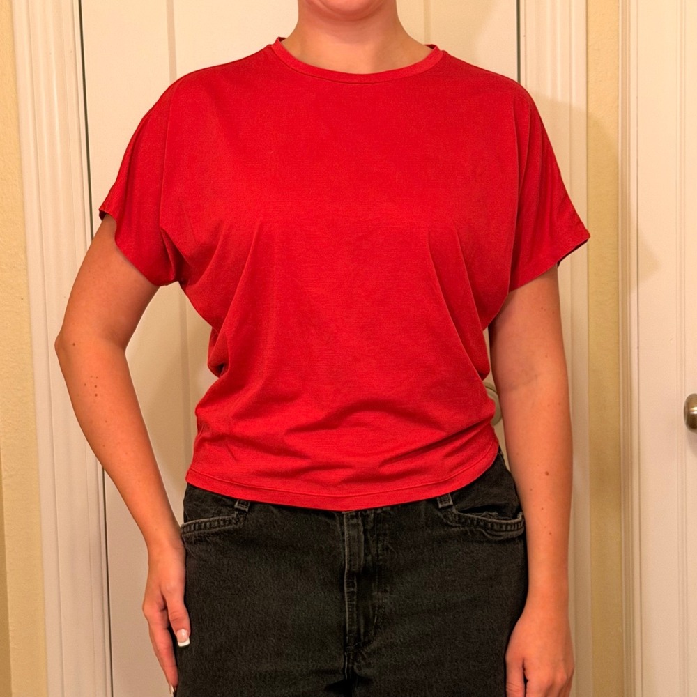 NWOT UNIQLO RED cropped dolman sleeve short sleeve t-shirt Sz MED capsule layer